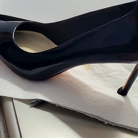 Shoe - Picture 1 of 3
